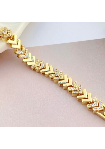 Kadın Bileklik V Model Bileklik Taşlı Vip Seri 14AYAR Gold 19 cm modelleri