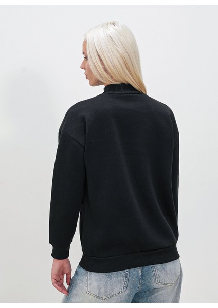 Dik Yaka Basic Sweat modelleri