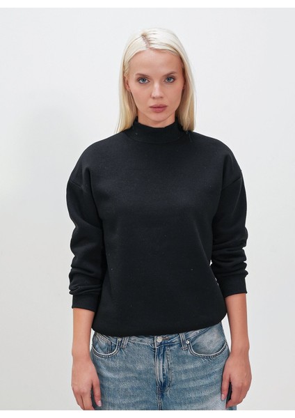 Dik Yaka Basic Sweat fırsatları