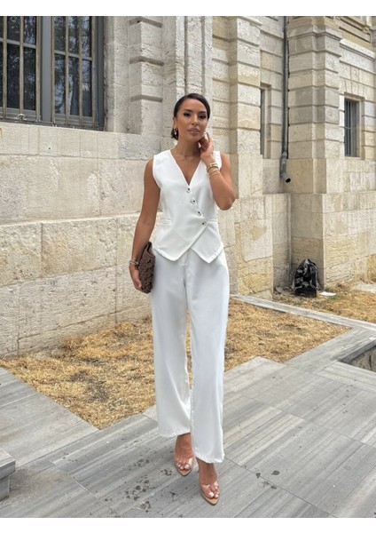 Kadın Sıfır Kollu Çapraz V Yakalı Önden Düğmeli Atlas Yelek ve Pantolon Ikili Takım modelleri