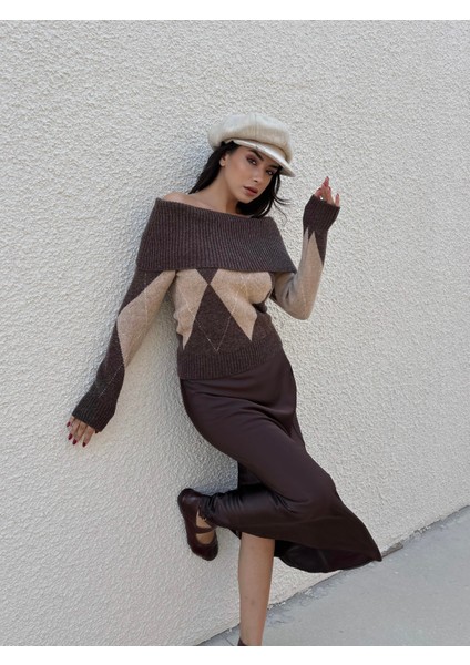 Kadın Kahve Madonna Yaka Baklava Desen Triko Kazak 30102 modelleri
