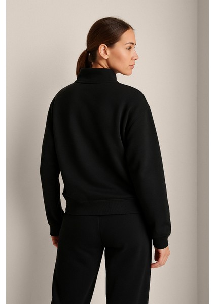 Dik Yaka Sweatshirt fırsatları