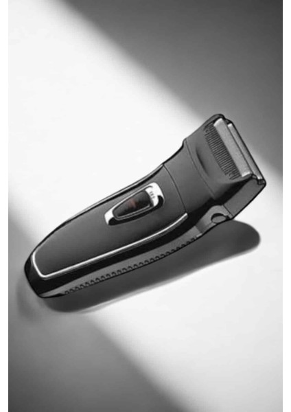 Şarjlı Paslanmaz Çelik Bıçaklı ve Kablosuz Saç Sakal Tıraş Makinesi - M895R860-K09895 indirimleri