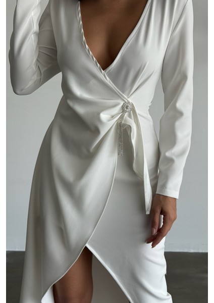 Kruvaze Broş Detaylı Elbise - Beyaz fiyatları