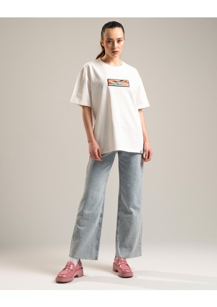 Current Kadın Oversize Fit %100 Organik Pamuk Kalın Dokulu Bisiklet Yakalı Nakışlı Kırık Beyaz T-Shirt modelleri