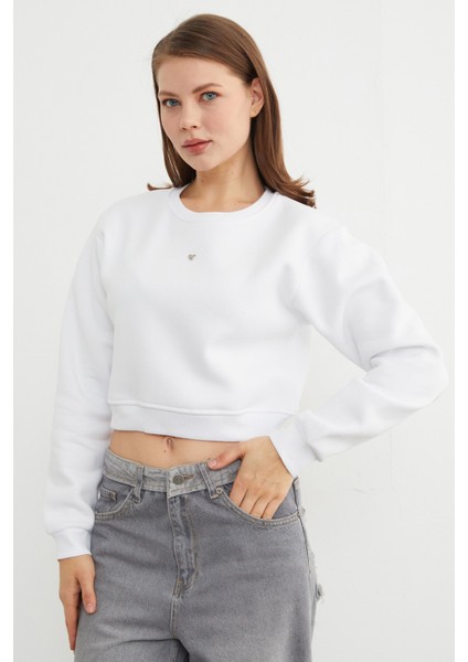 3 Iplik Kalp Aksesuarlı Crop Sweatshirt fiyatları