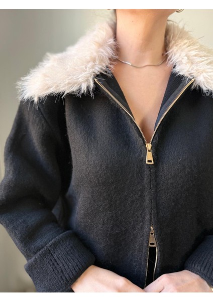 Siyah Yaka Kürklü Şardonlu Hırka