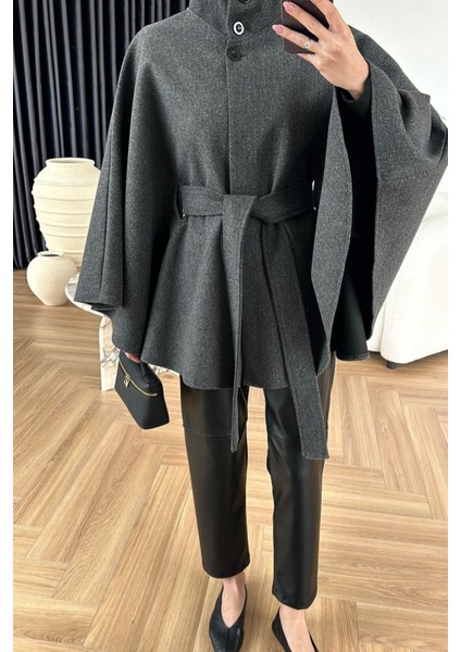 Dik Yaka Düğmeli Kuşaklı Bağlamalı Bele Oturan Tasarım Muadil Yumuşak Doku Kaşe Trend Panço Ceket fırsatları