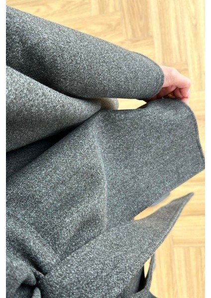 Dik Yaka Düğmeli Kuşaklı Bağlamalı Bele Oturan Tasarım Muadil Yumuşak Doku Kaşe Trend Panço Ceket indirimleri