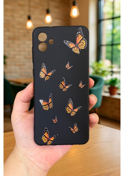 Samsung Galaxy A04 - Turuncu Kelebek Desenli Silikon Darbe Emici Klasik Korumalı Rubber Kılıf fiyatları