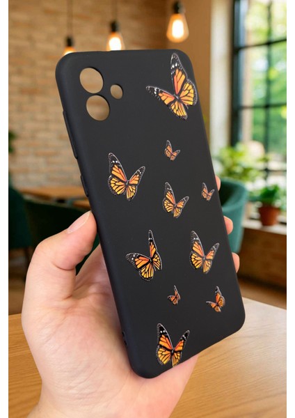 Samsung Galaxy A04 - Turuncu Kelebek Desenli Silikon Darbe Emici Klasik Korumalı Rubber Kılıf fırsatları
