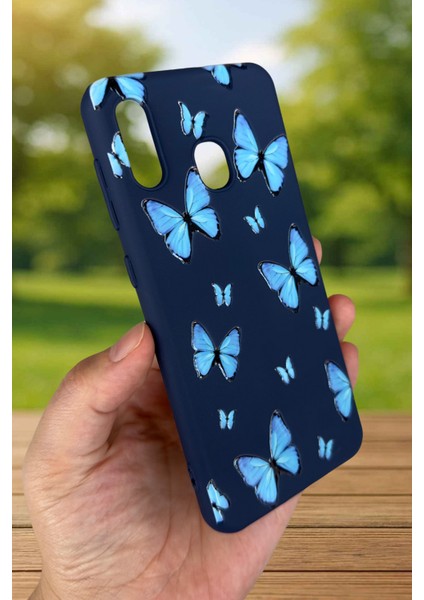 Samsung Galaxy A20 Uyumlu Mavi Kelebek Desenli Silikon Darbe Emici Klasik Korumalı Rubber Kılıf fırsatları