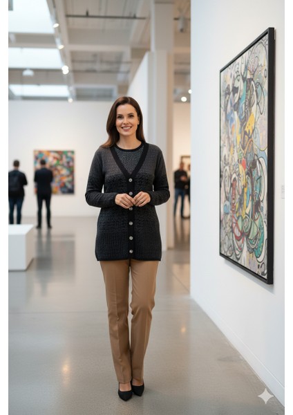 Kadın Kışlık Motifli Çift Cepli Önü Düğmeli Normal Kesim Likralı Yünlü Dokuma Kumaş Anne Hırka fırsatları