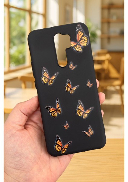 Xiaomi Redmi 9 Uyumlu Turuncu Kelebek Desenli Silikon Darbe Emici Klasik Korumalı Rubber Kılıf
