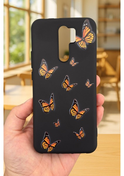 Xiaomi Redmi 9 Uyumlu Turuncu Kelebek Desenli Silikon Darbe Emici Klasik Korumalı Rubber Kılıf fiyatları