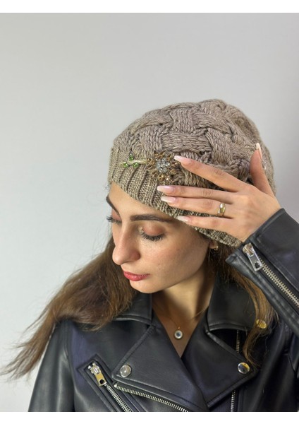 El Örgüsü Taşlı Çiçekli Kadın Bere modelleri