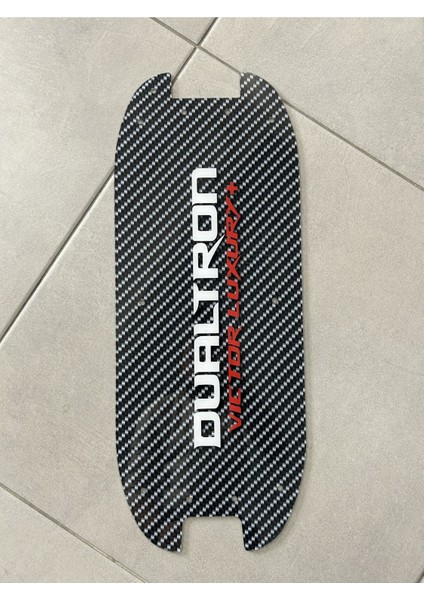Karbon Desenli Elektrikli Scooter Plexi Tabanlık Vidalı Montaja Uygun 3mm