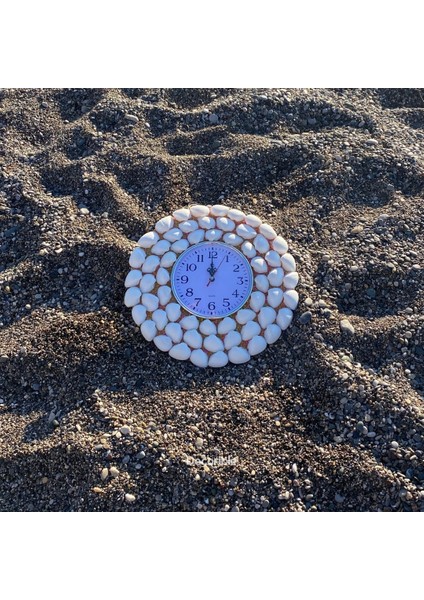 Beyaz Deniz Kabuklu El Yapımı Dekoratif Duvar Saati fırsatları