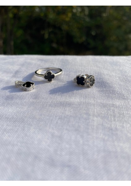 925 Ayar Gümüş Siyah Renk Şans Yoncası Kadın Kolye, Küpe ve Yüzük Seti -Şık Tasarım (Kolye Zincirsiz)