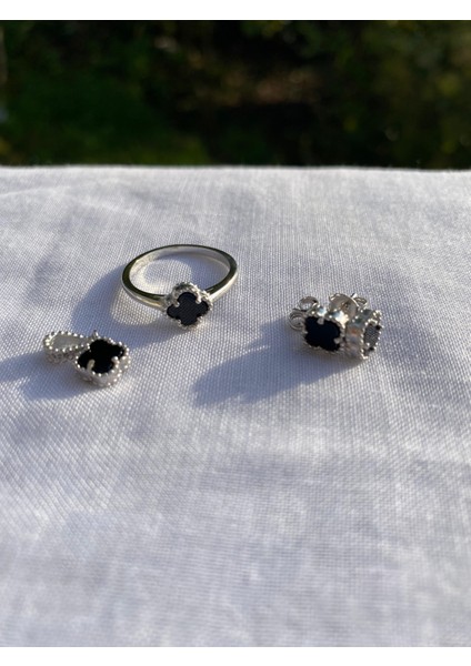 925 Ayar Gümüş Siyah Renk Şans Yoncası Kadın Kolye, Küpe ve Yüzük Seti -Şık Tasarım (Kolye Zincirsiz) fiyatları