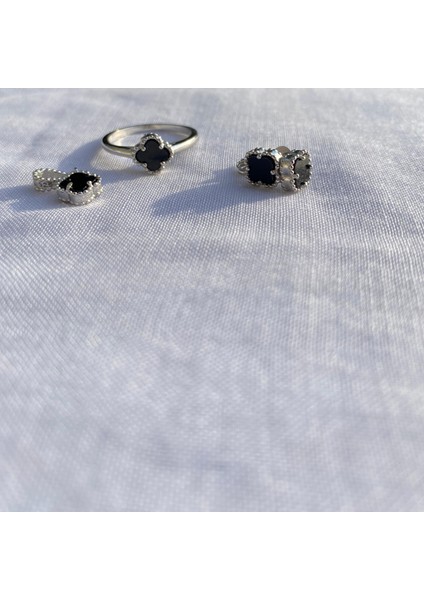 925 Ayar Gümüş Siyah Renk Şans Yoncası Kadın Kolye, Küpe ve Yüzük Seti -Şık Tasarım (Kolye Zincirsiz) modelleri