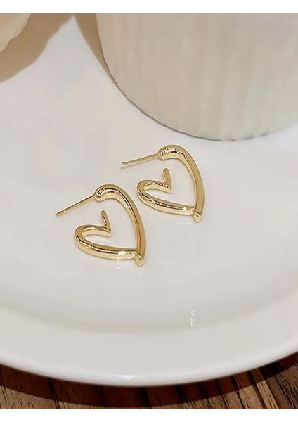 Altın Rengi Kalp Küpe