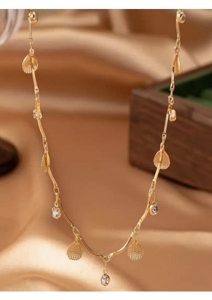 Taşlı ve Deniz Kabuklu Altın Rengi Bel Zinciri modelleri