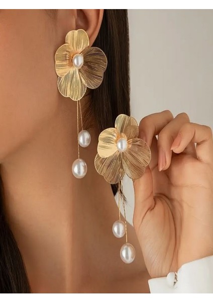 İncili Sallantılı Metal Çiçek Küpe-18K Altın Kaplama