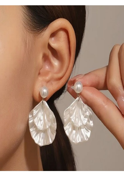 Altın Rengi İğneli Deniz Kabuklu İncili Küpe