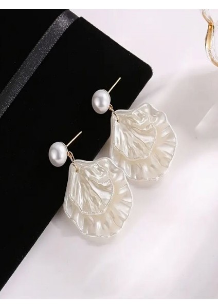 Altın Rengi İğneli Deniz Kabuklu İncili Küpe fırsatları