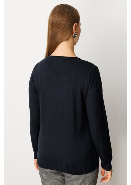 Kadın Büyük Beden Çiçek Işlemeli Sıfır Yaka Triko Kazak 65359 Siyah fırsatları