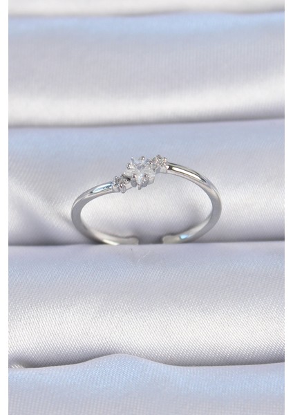 bulurum pirinç gümüş renk çiçek model zirkon taş detay kadın yüzük