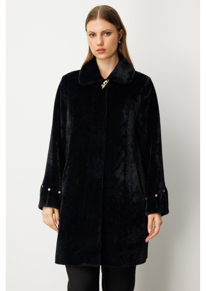 Kadın Büyük Beden Metal Broşlu Peluş Kaban 6331 Siyah