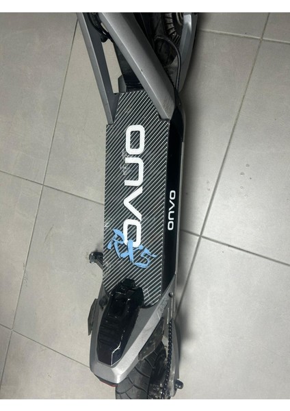 Karbon Desenli Elektrikli Scooter Plexi Tabanlık Yapışkanlı 3mm fırsatları