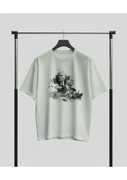 Atatürk Beyaz Baskılı Unisex Bisiklet Yaka Pamuk Oversize T-Shirt