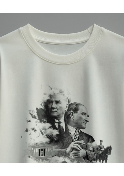 Atatürk Beyaz Baskılı Unisex Bisiklet Yaka Pamuk Oversize T-Shirt fiyatları