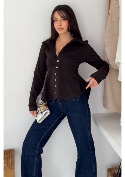 Kadın Altın Düğmeli Peplum Gömlek & Bluz – Güçlü & Şehirli Stil fiyatları