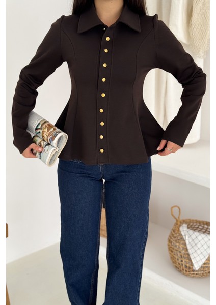 Kadın Altın Düğmeli Peplum Gömlek & Bluz – Güçlü & Şehirli Stil modelleri