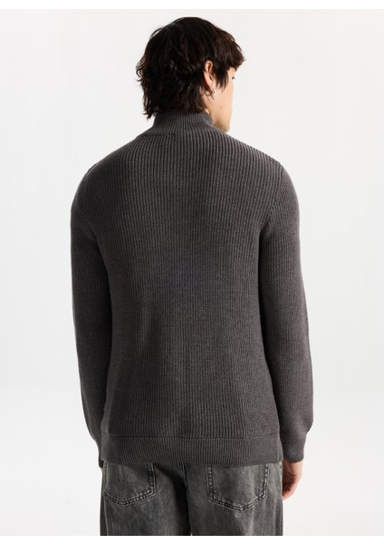 Fermuarlı Yaka Normal Örgü Desenli Koyu Gri Erkek Kazak M4WM-KZK-1813 indirimleri