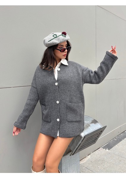 Kadın Antrasit Oversize Taşlı Düğmeli Cepli Uzun Hırka 38 modelleri