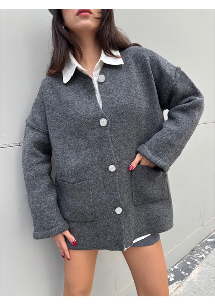 Kadın Antrasit Oversize Taşlı Düğmeli Cepli Uzun Hırka 38 fırsatları