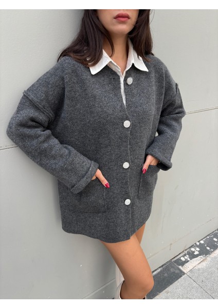 Kadın Antrasit Oversize Taşlı Düğmeli Cepli Uzun Hırka 38 indirimleri