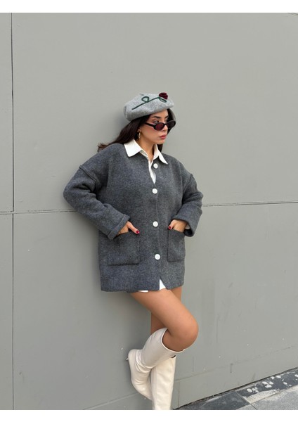 Kadın Antrasit Oversize Taşlı Düğmeli Cepli Uzun Hırka 38