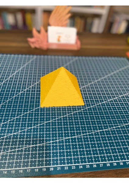 🏺 Sarı Mısır Piramidi Figürü modelleri