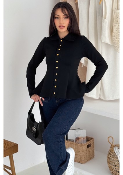 Kadın Altın Düğmeli Peplum Gömlek & Bluz – Güçlü & Şehirli Stil