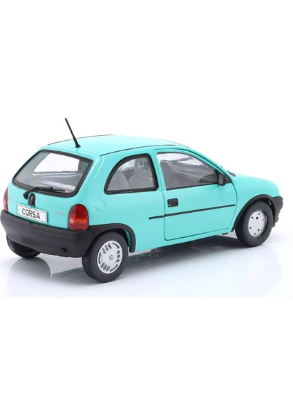 1:24 Whitebox 1993 Opel Corsa B modelleri