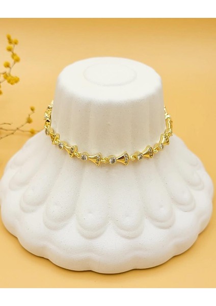 Zirkon Taşlı Üçgen Model Gold Kaplama Bileklik fırsatları