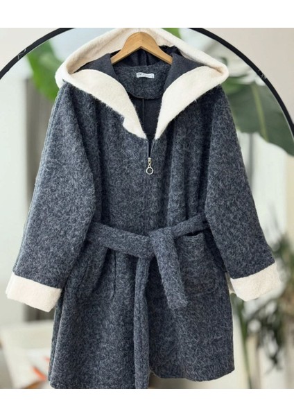 Fermuarlı Garnili Çift Cep Kemerli Kaşe Kap