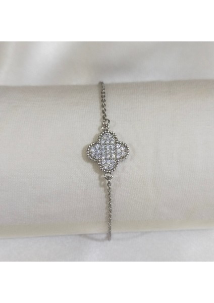 Zarif Dört Yapraklı Yonca Tasarımlı Kadın Bileklik