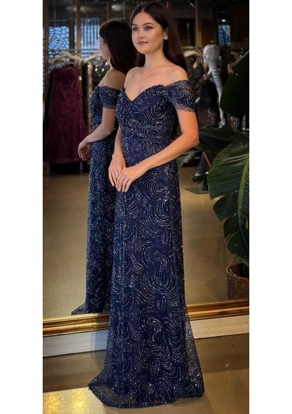 Lacivert Madonna Yaka Sırt Dekolteli Düz Kesim Simli Uzun Abiye Elbise 11113-04 fiyatları